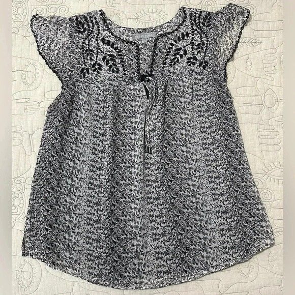 Daniel Rainn Black White Eyelet Accent Line Top Size Large - Picture 1 of 8